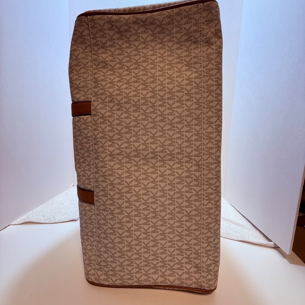 Authentic MICHAEL KORS Large Heritage Logo Weeken… - image 15